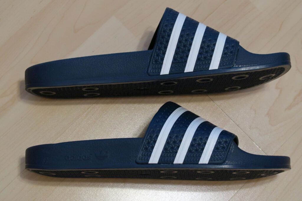 Adidas Originals Adilette von der Seite