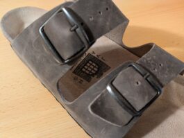 Knastladen Sandalen Leder Schnallen
